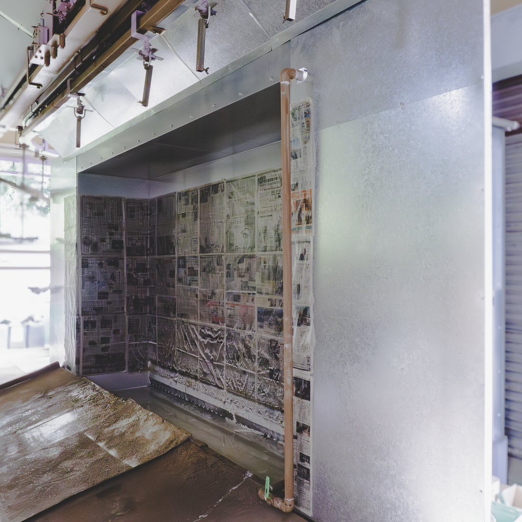 こおろぎ社に導入した湿式（水洗式）ブース